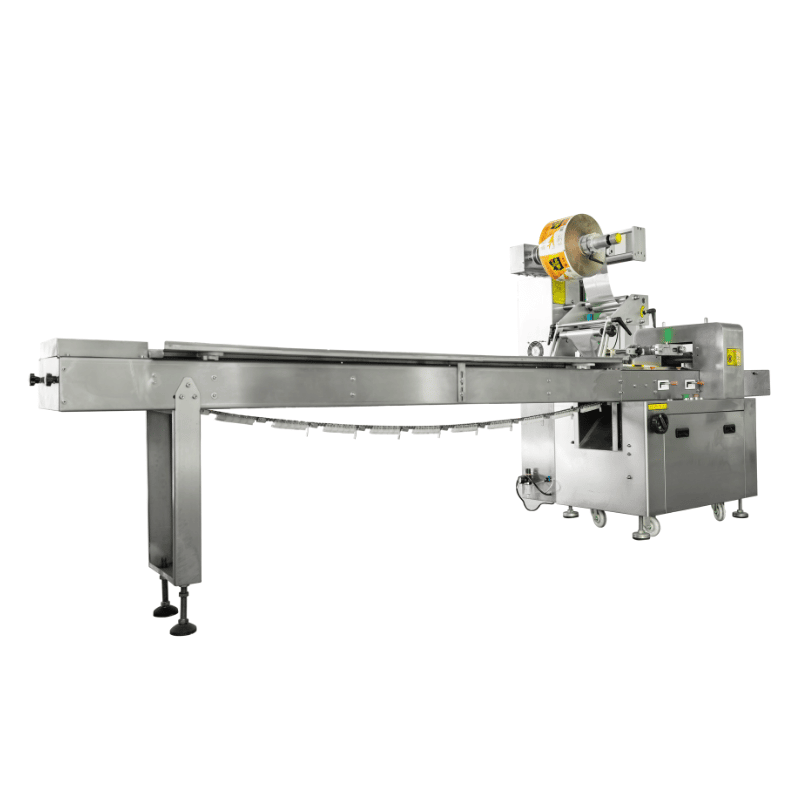 Flow wrapping machine
